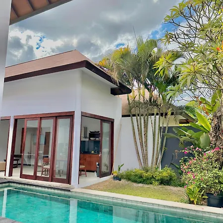 Homy Villa Retreat Umalas